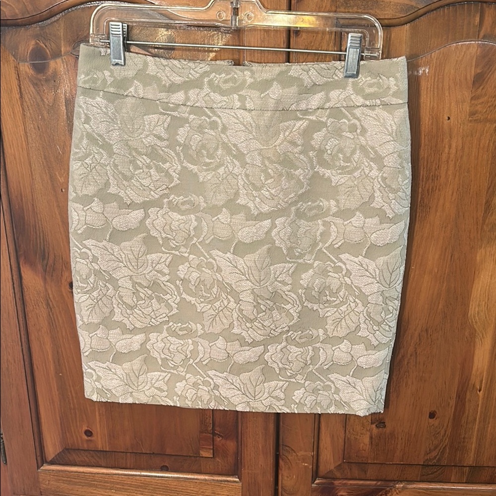 Elegant Floral Beige Skirt